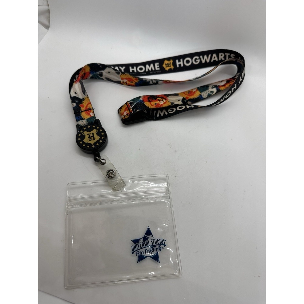 Harry‎ Potter Hogwarts Lanyard w/ Retractable Badge Holder Universal Studios